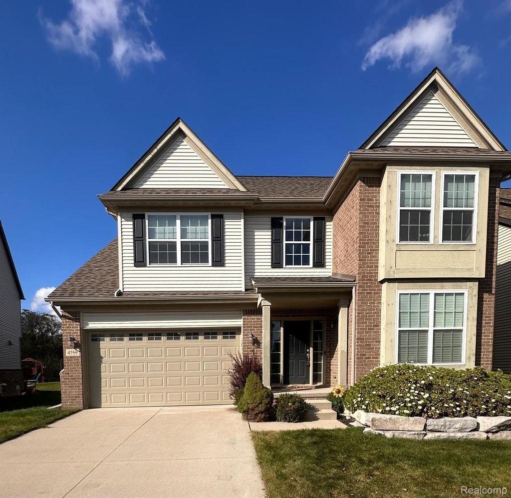 4769 N Stonegate Circle, Lake Orion