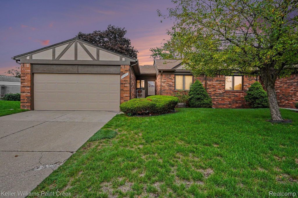 4967 N Grand Oaks Drive, Warren