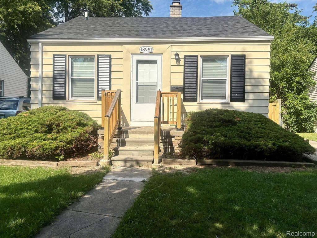 18981 Kenosha Street, Harper Woods