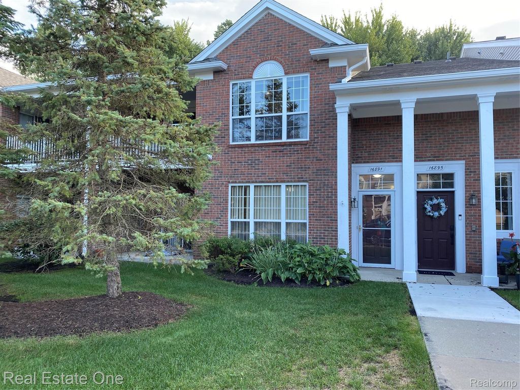 16891 Dover Drive, Northville