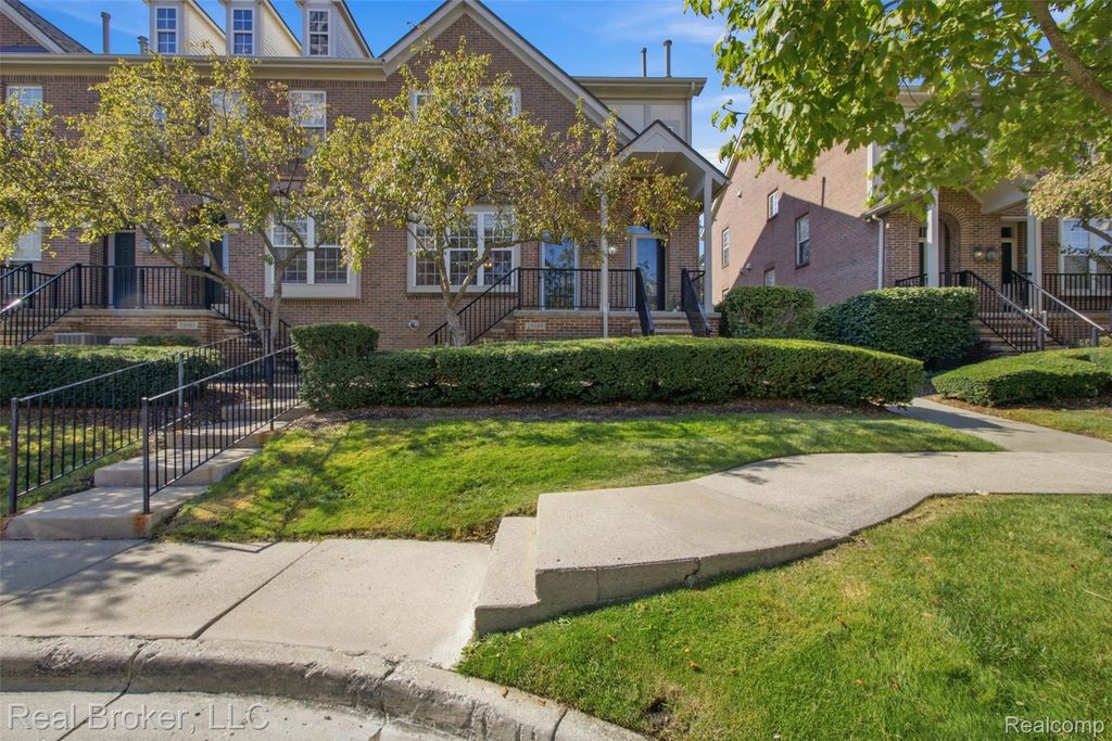 20189 Rodeo Court, Southfield