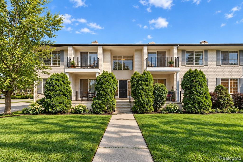 1975 Axtell Drive, Troy