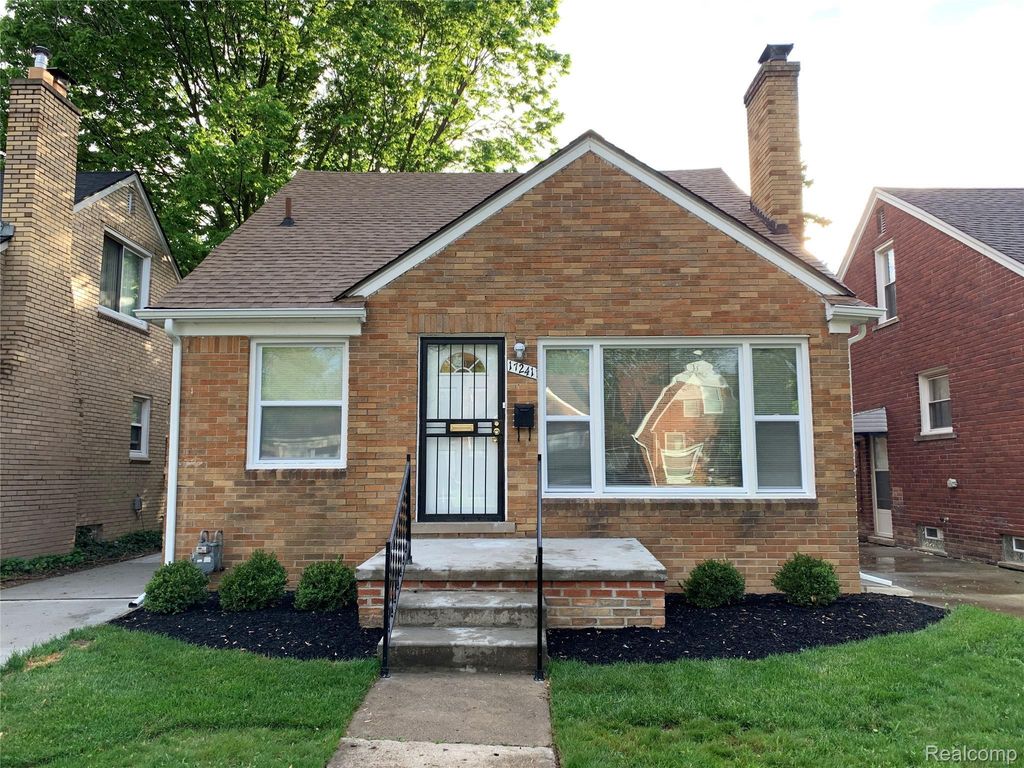 17241 Shaftsbury Avenue, Detroit