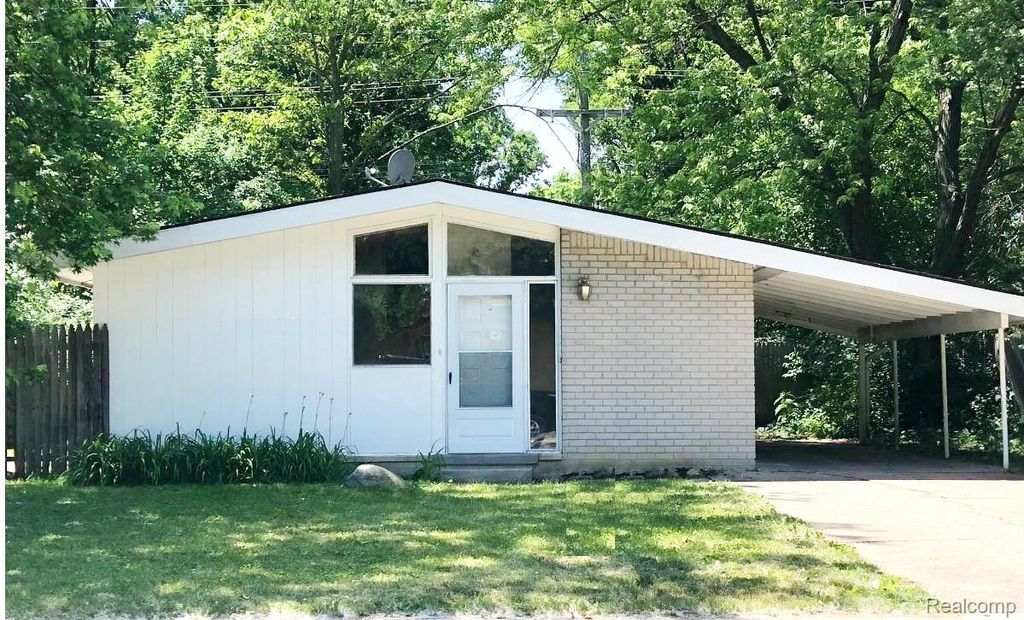 29609 Everett Street, Southfield