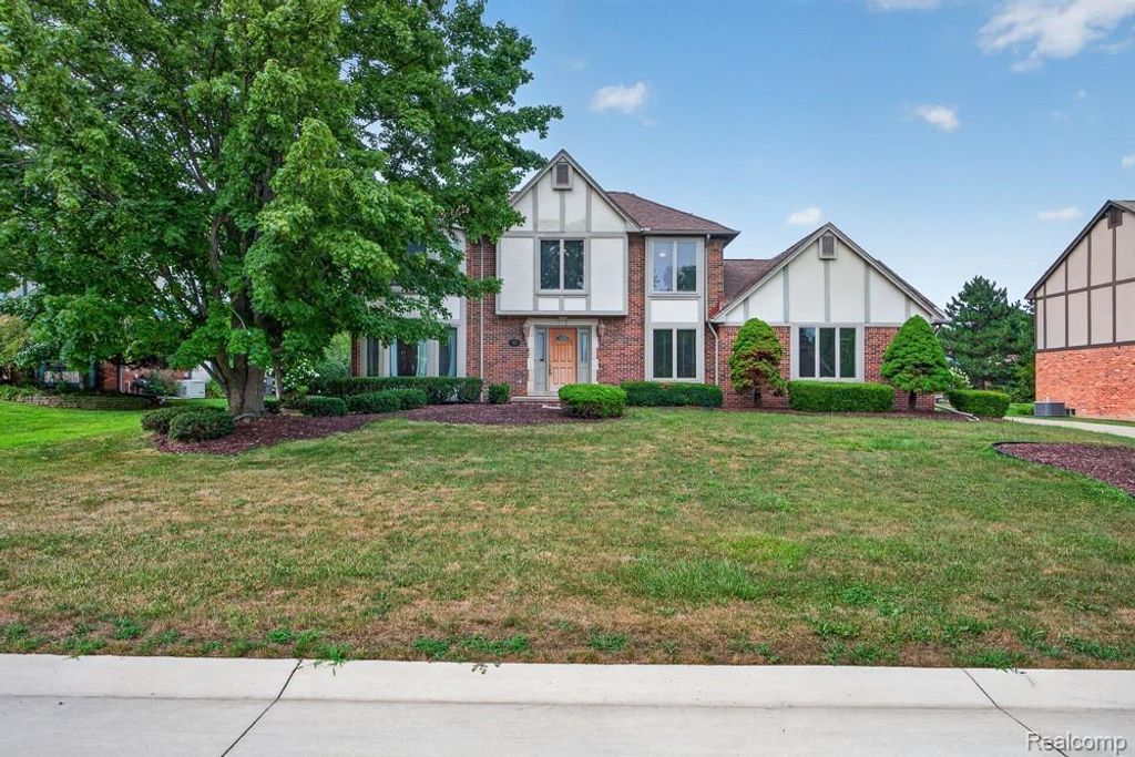 752 Englewood Drive, Rochester Hills