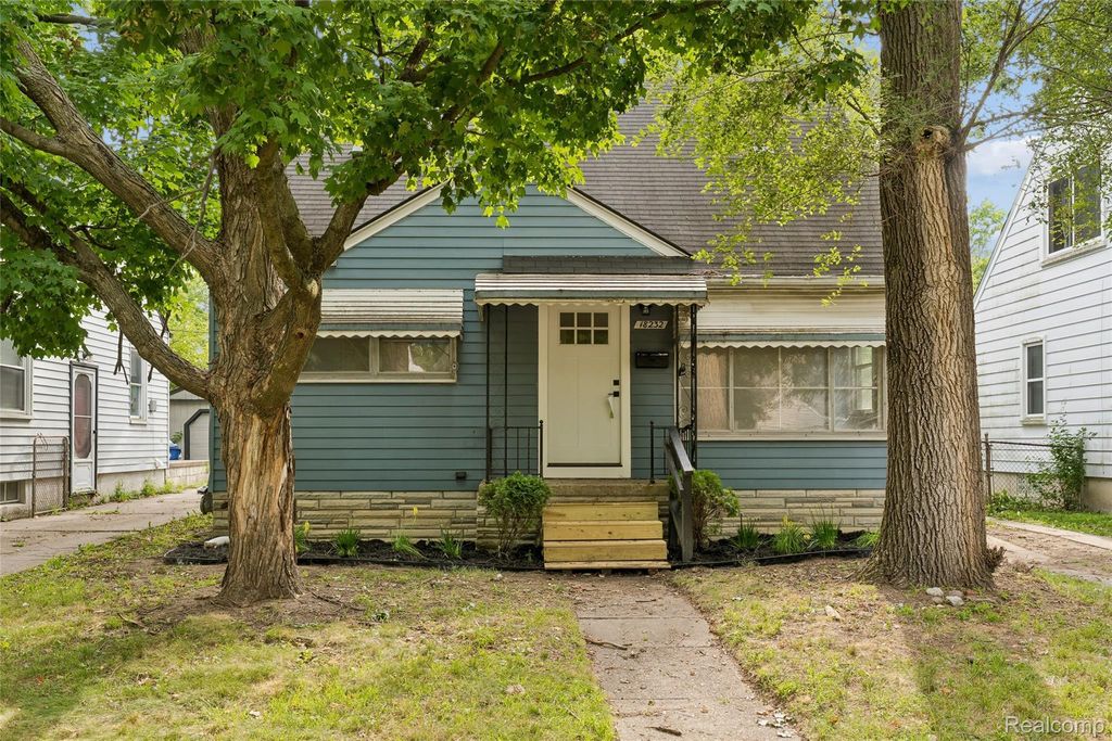18232 Gaylord, Redford