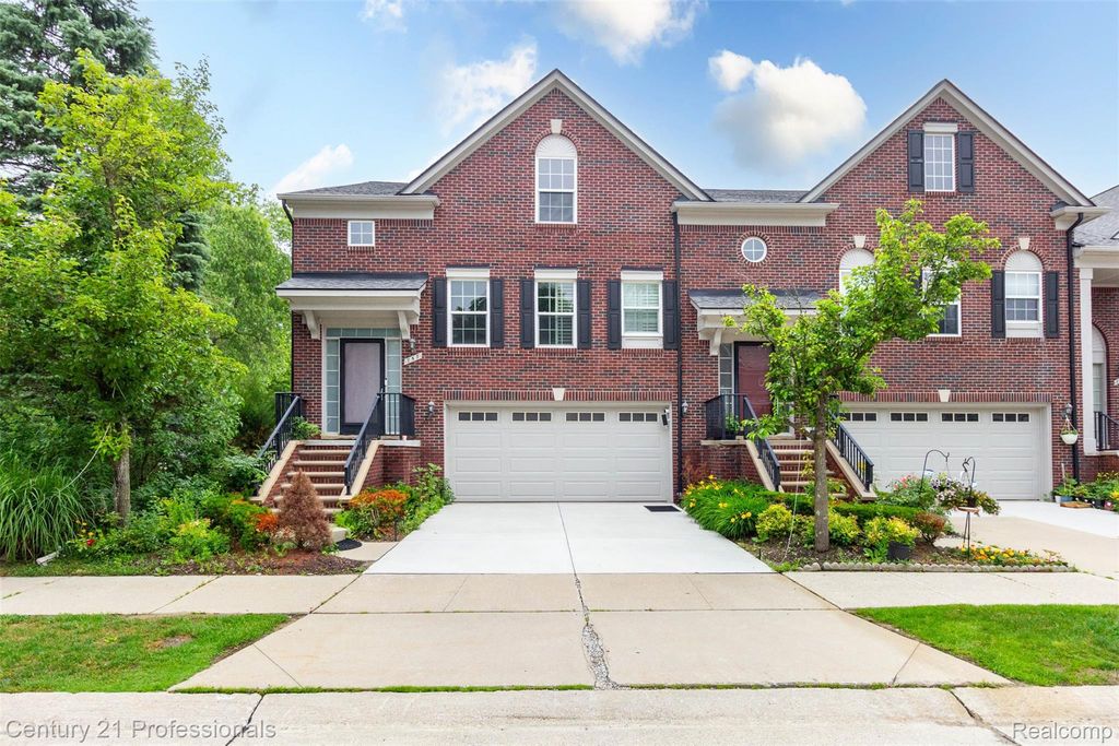 757 Sandalwood Drive, Troy