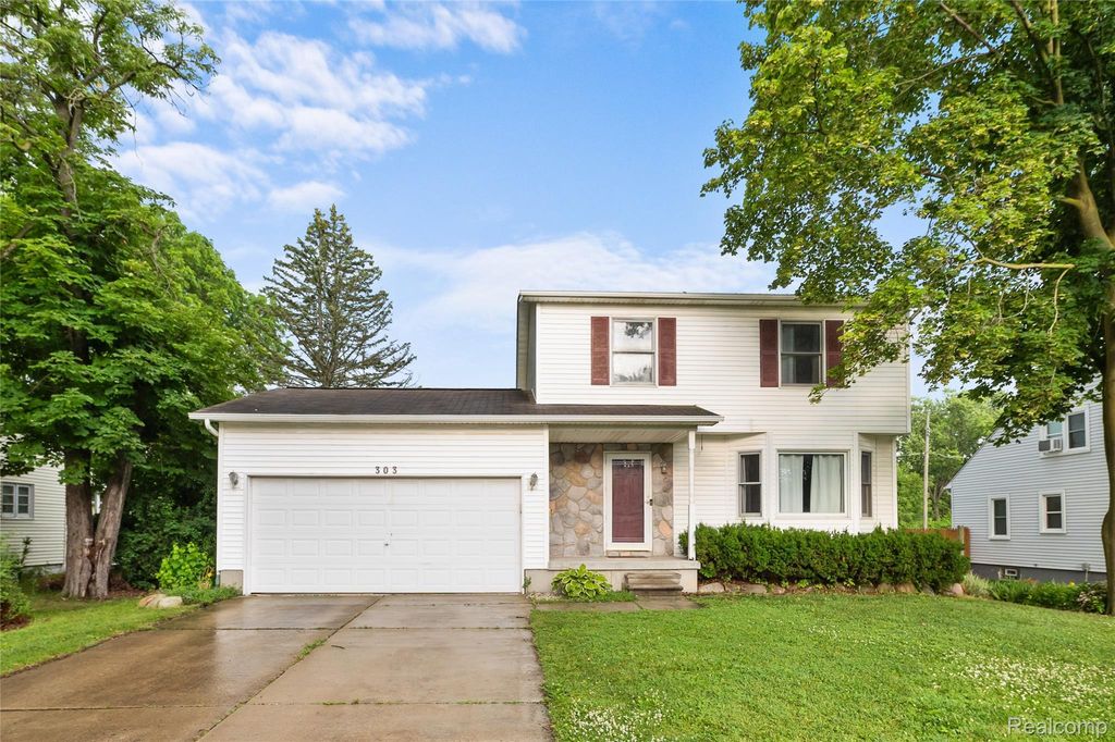 303 S Saginaw Street, Lapeer