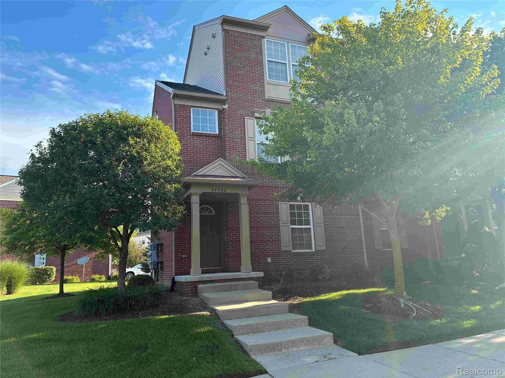 44782 Gwinnett Loop, Novi