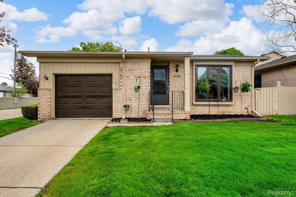 29454 Scarborough Drive, Warren