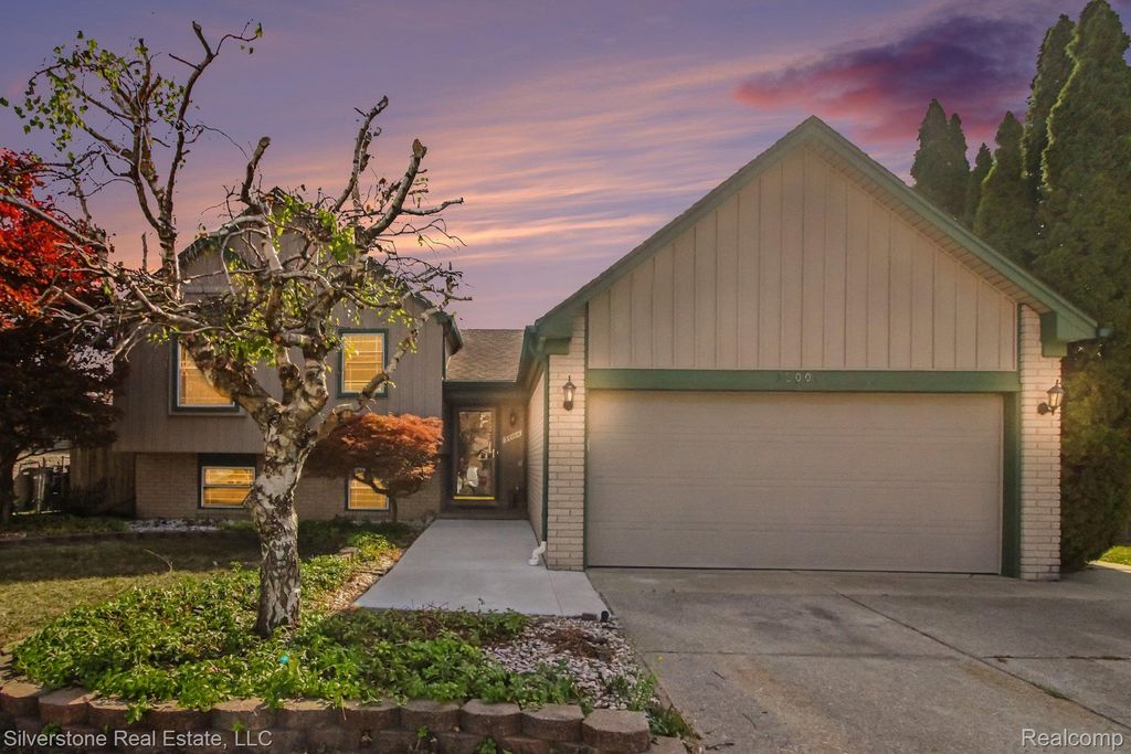 38004 Fringe Drive, Sterling Heights