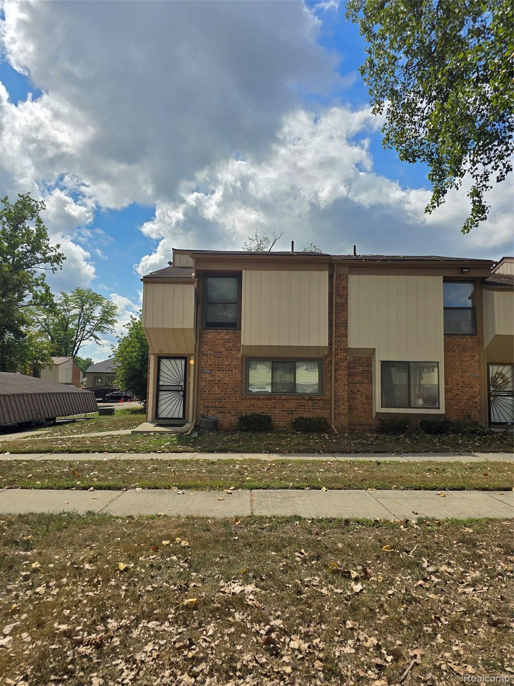 23568 Lahser Road, Southfield