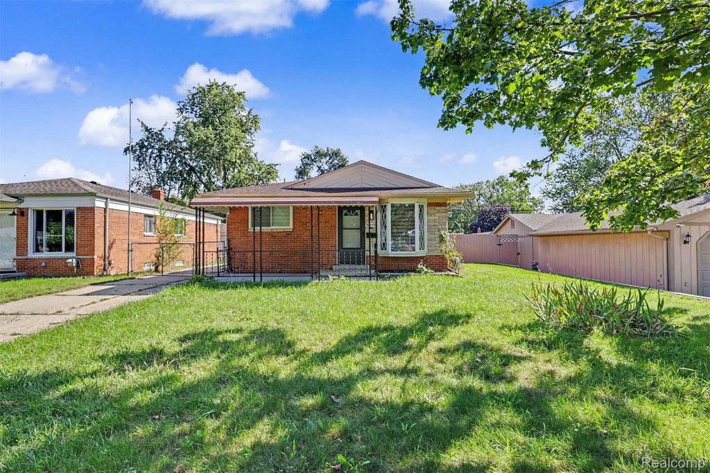 8968 Beatrice Street, Livonia