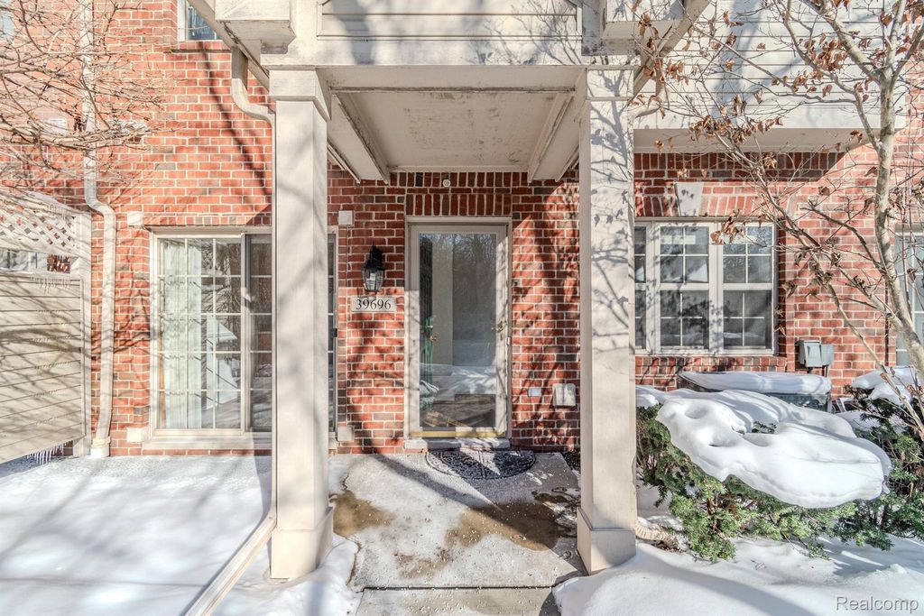 39696 Rockcrest Lane, Northville