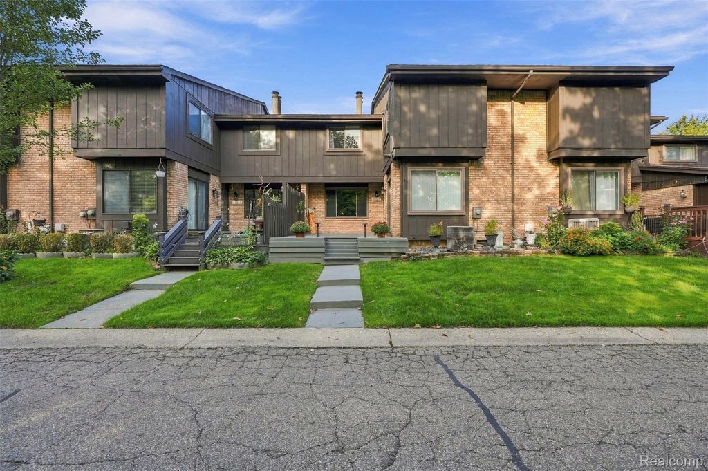 37327 Golfview Drive, Sterling Heights