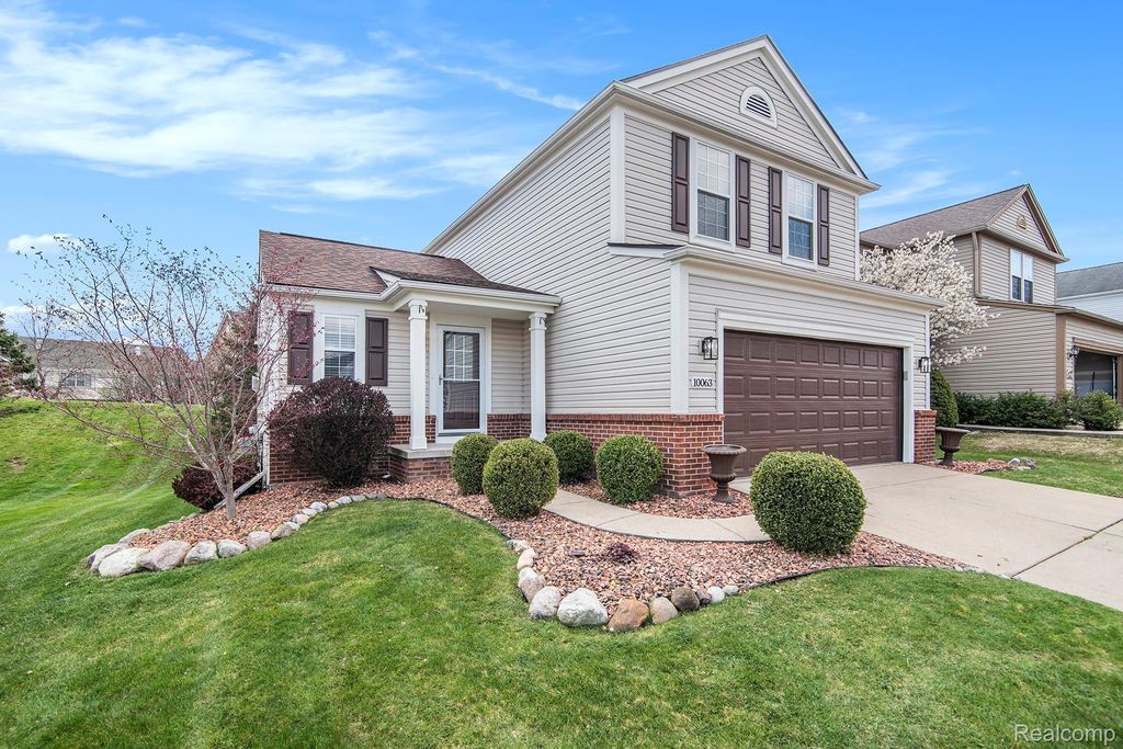 10063 Scenic Ridge Boulevard, Holly