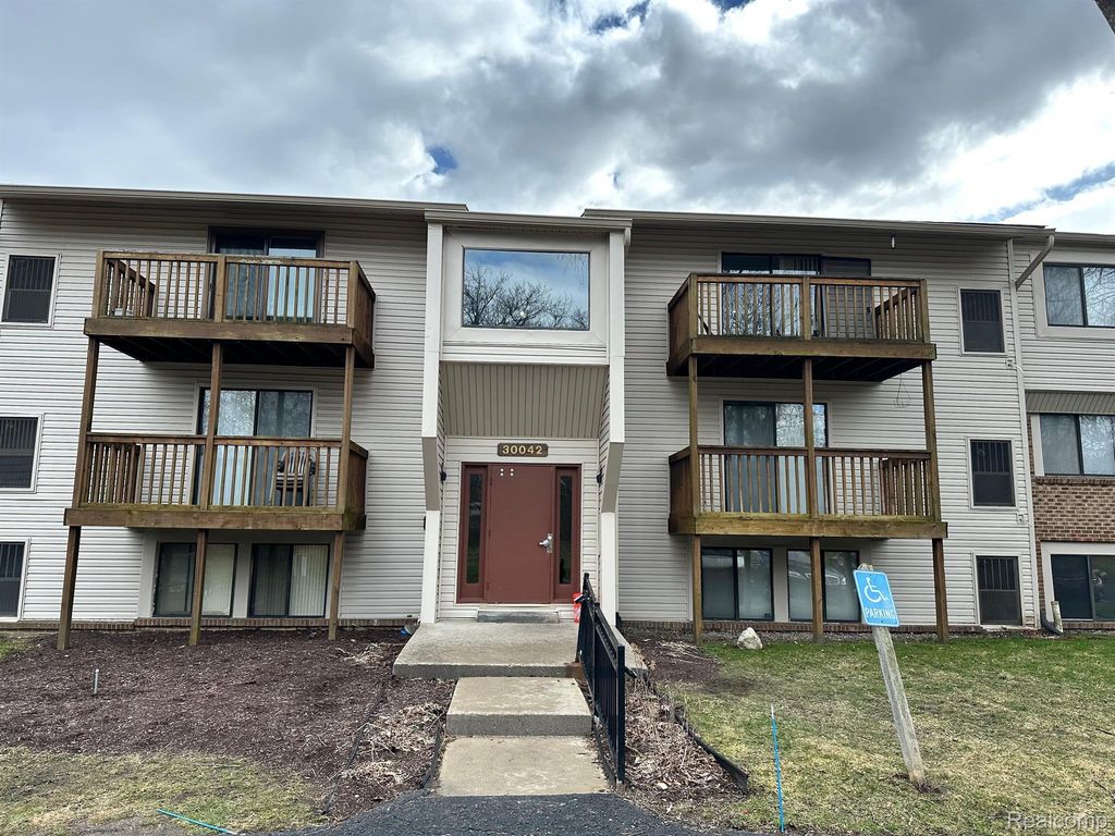 30042 W 12 Mile Rd 60, Farmington Hills