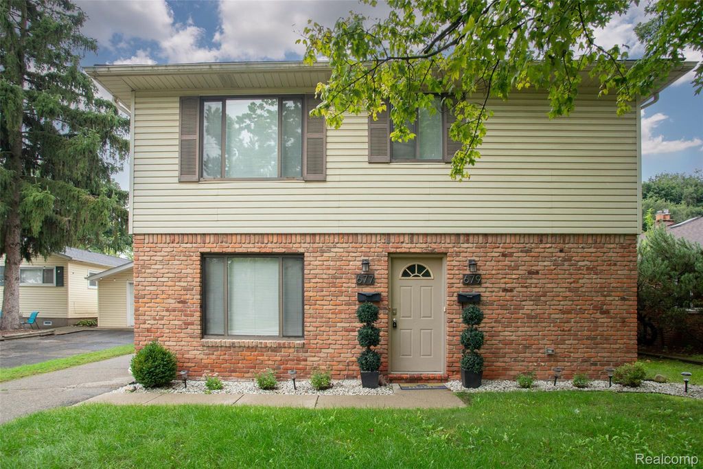 677 Karmada Street, Plymouth