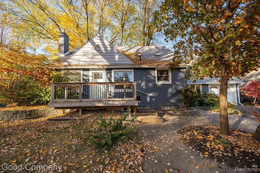 816 W 13 Mile Road W, Royal Oak