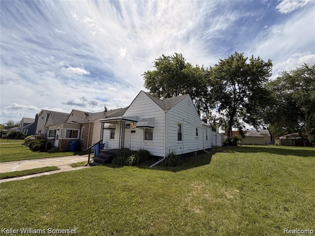 8226 Prospect Avenue, Warren
