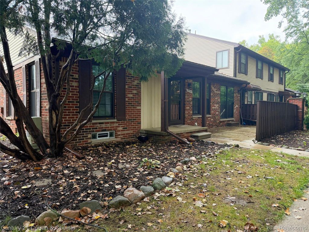 39596 Old Dominion Drive, Clinton Twp