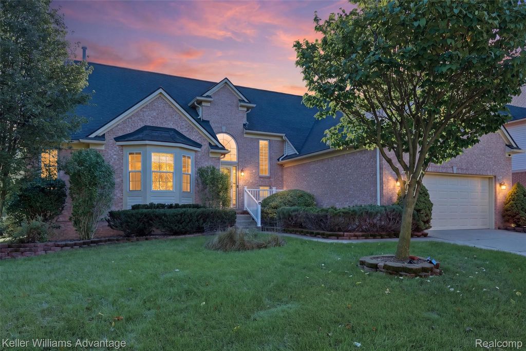 1625 Emerald Pines Drive, Canton