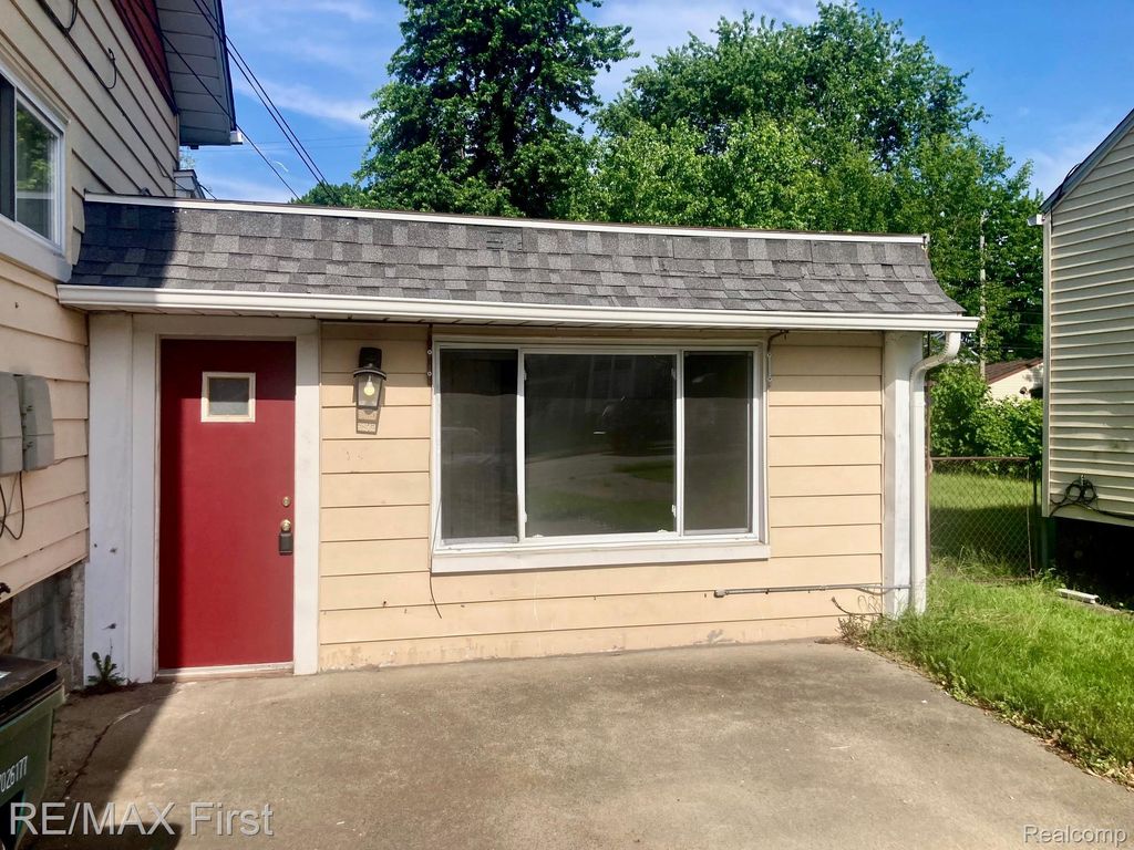 23360 Carlisle #1 Avenue, Hazel Park