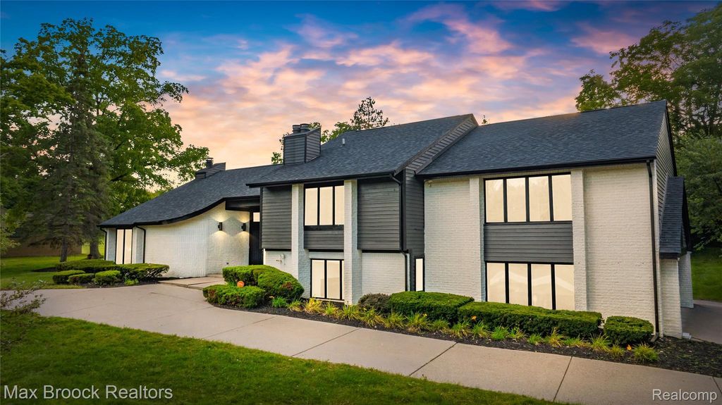 3332 Barlyn Lane, Bloomfield Hills
