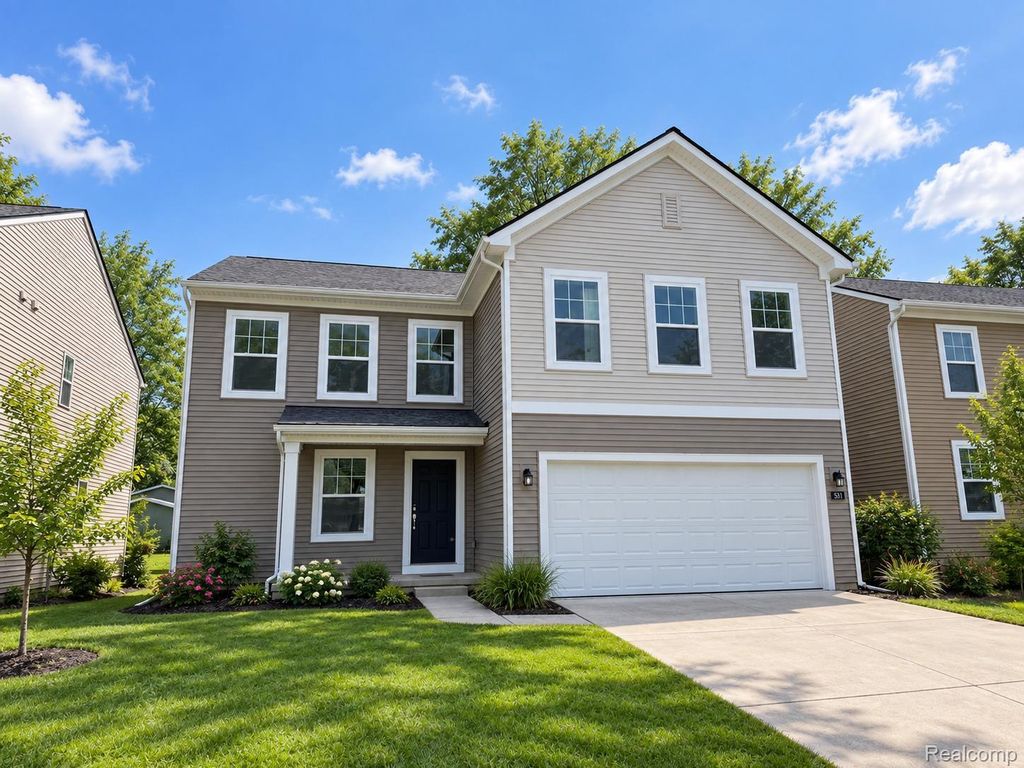 581 Village Point Circle, Waterford