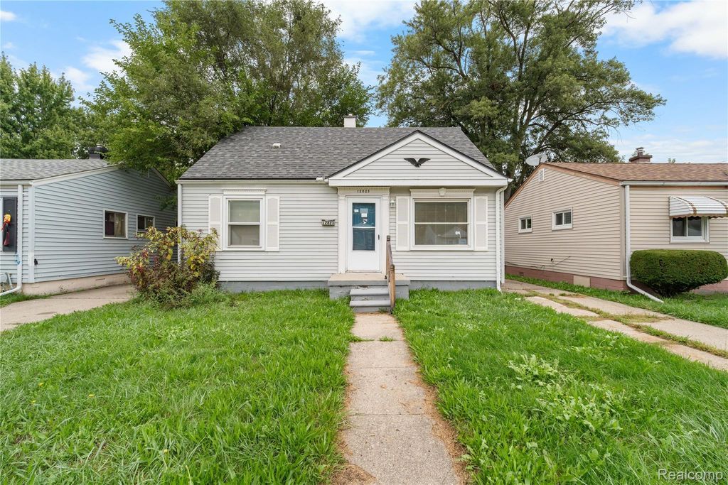 12823 Sherman Avenue, Warren