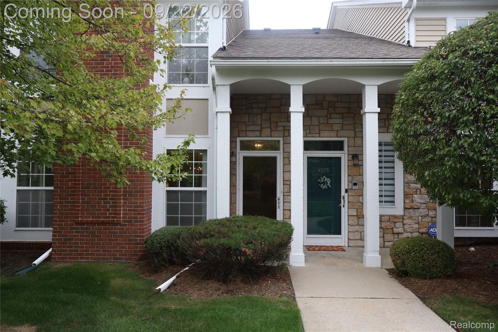 4576 Berkshire Drive, Sterling Heights