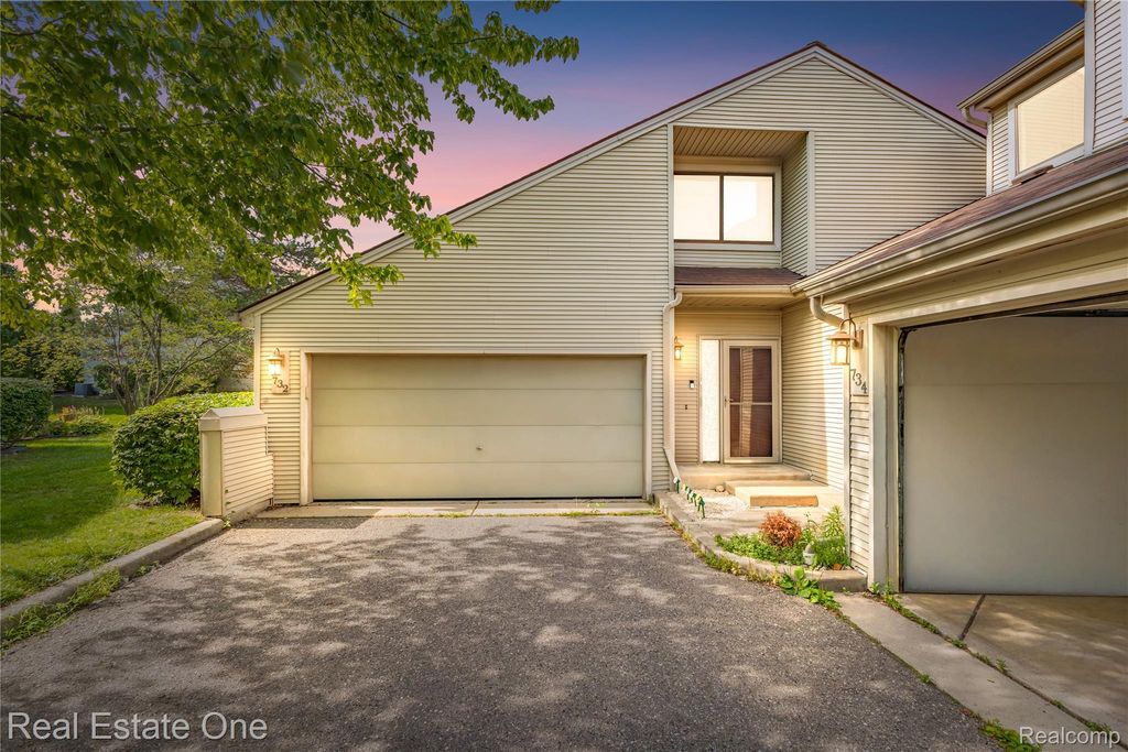 732 Hamilton Court, Rochester Hills