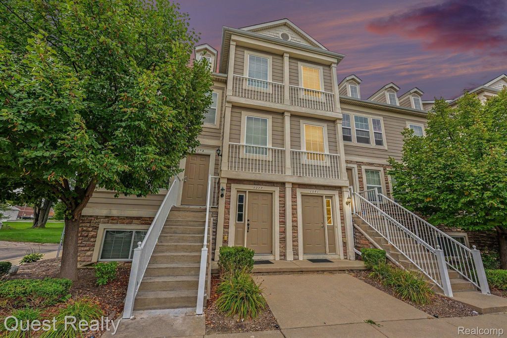 1081 Foxboro, Troy