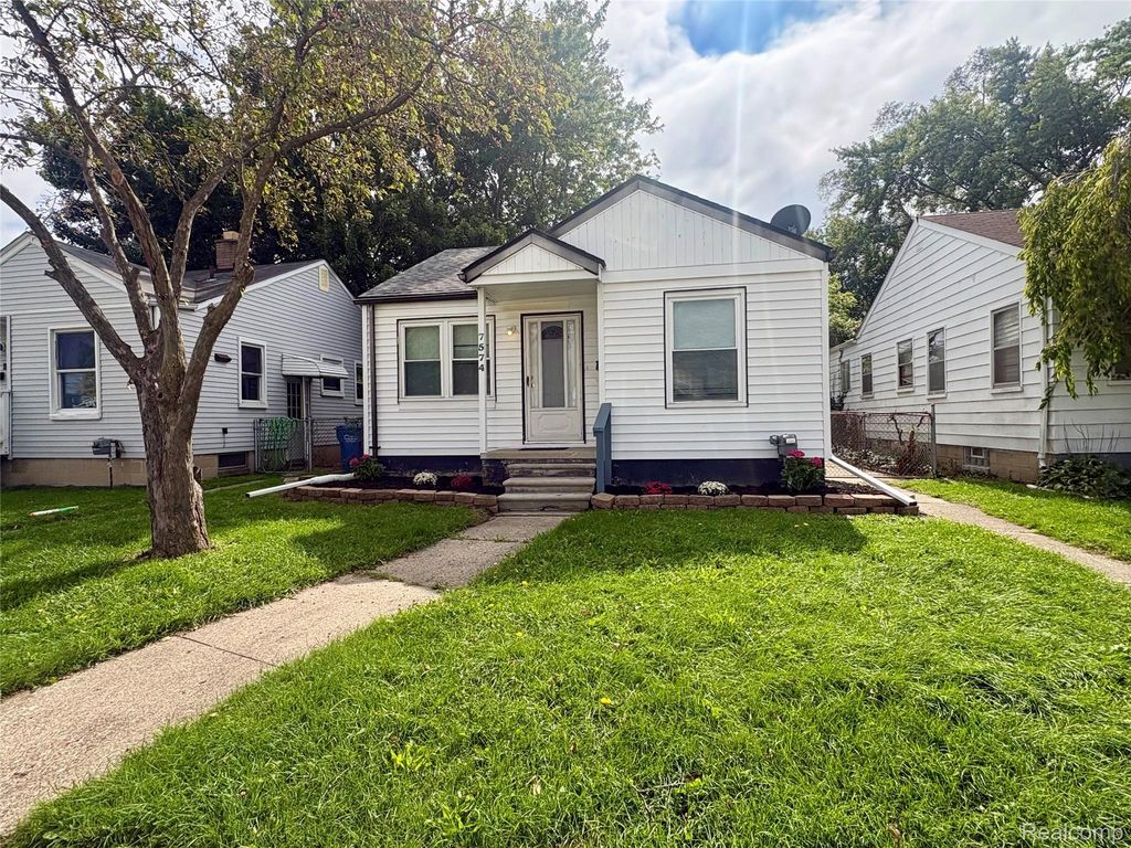 7574 Timken Avenue, Warren