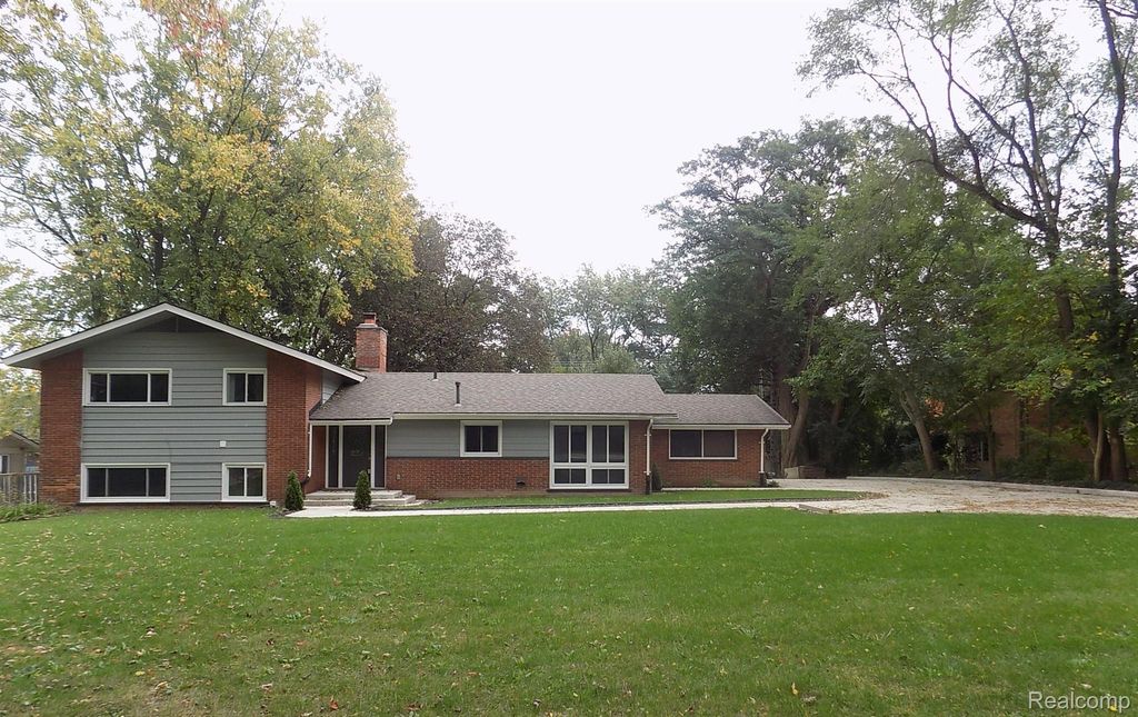 3350 Adams Road, Troy
