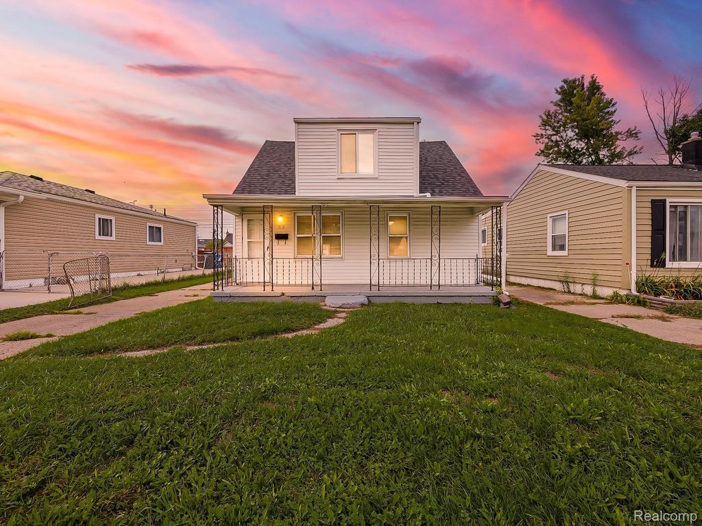 53 E Hudson Avenue, Madison Heights