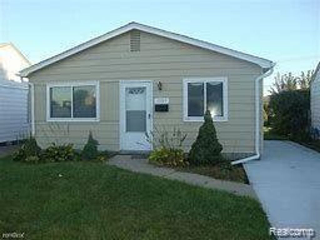 6889 Paige Avenue, Warren