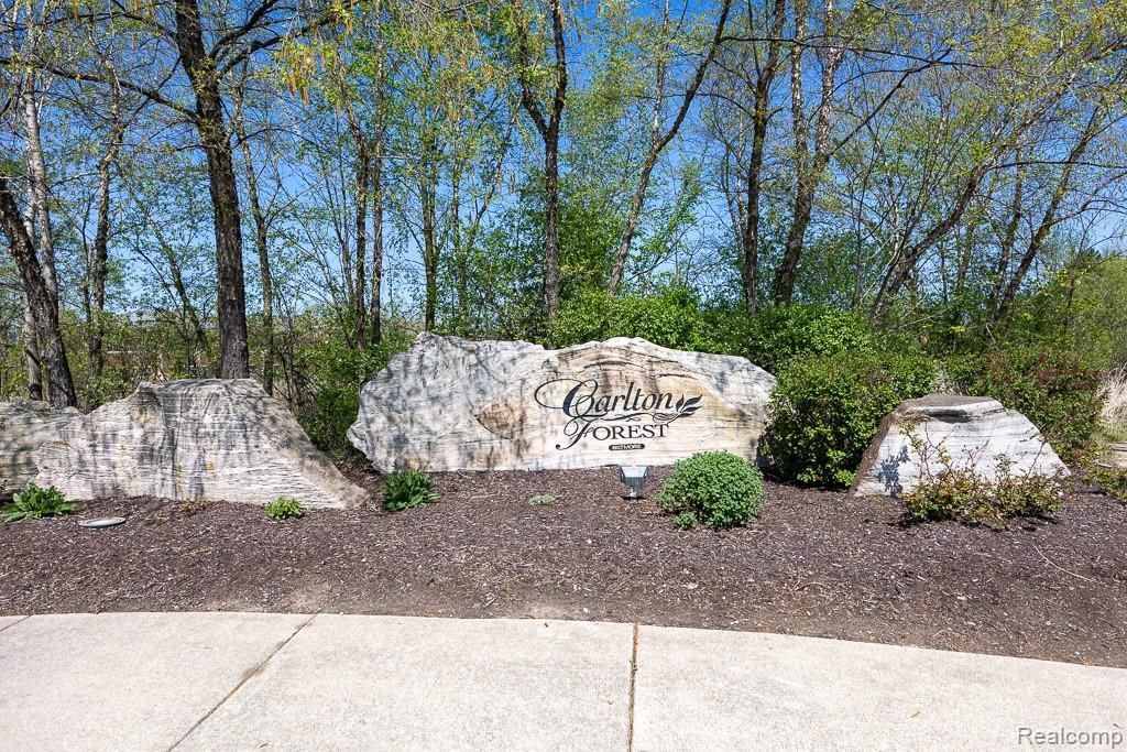 28443 Carlton Way Drive, Novi
