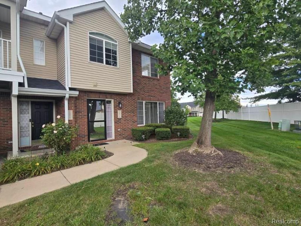 24015 Fairlane Boulevard, Woodhaven