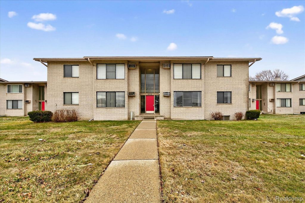 32650 Mound 4, Warren