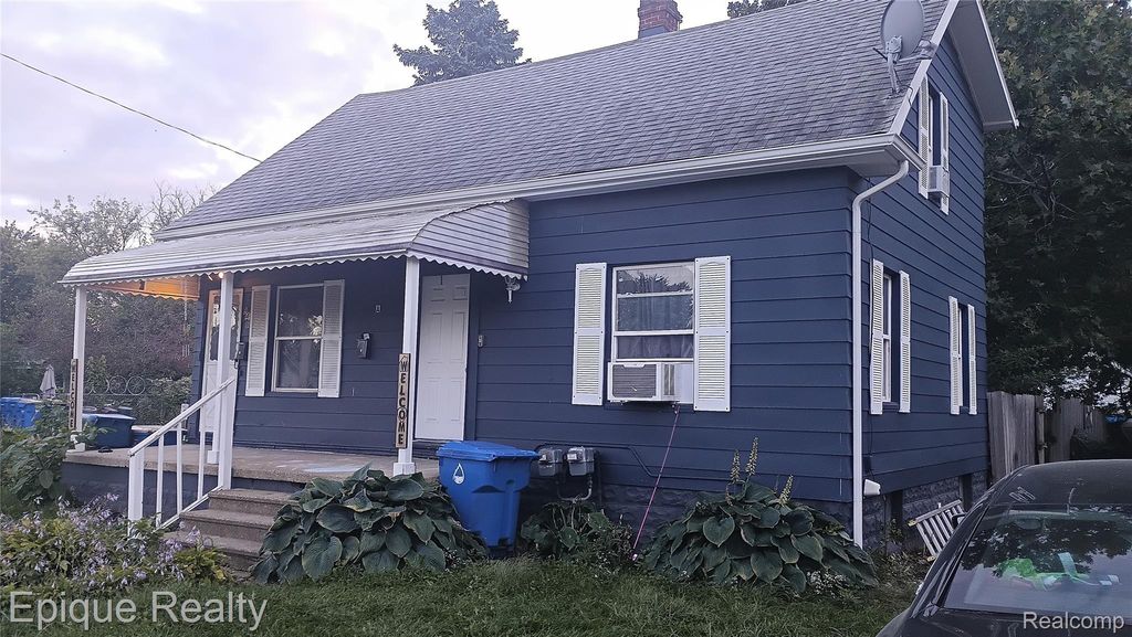 949 Boston, Waterford