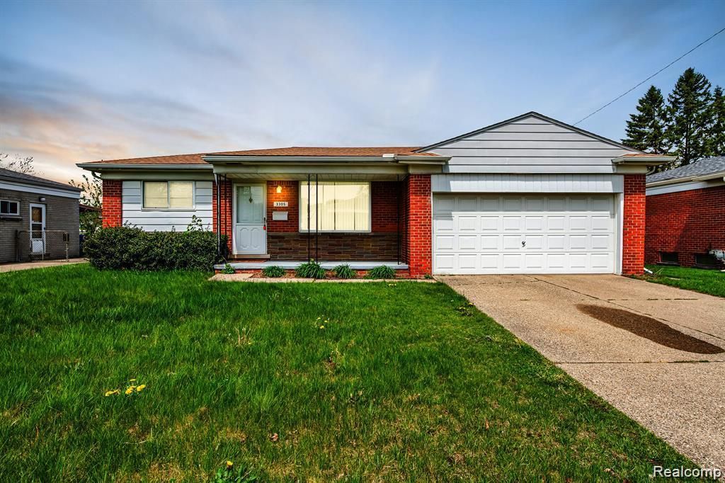 3305 Menge Avenue, Warren