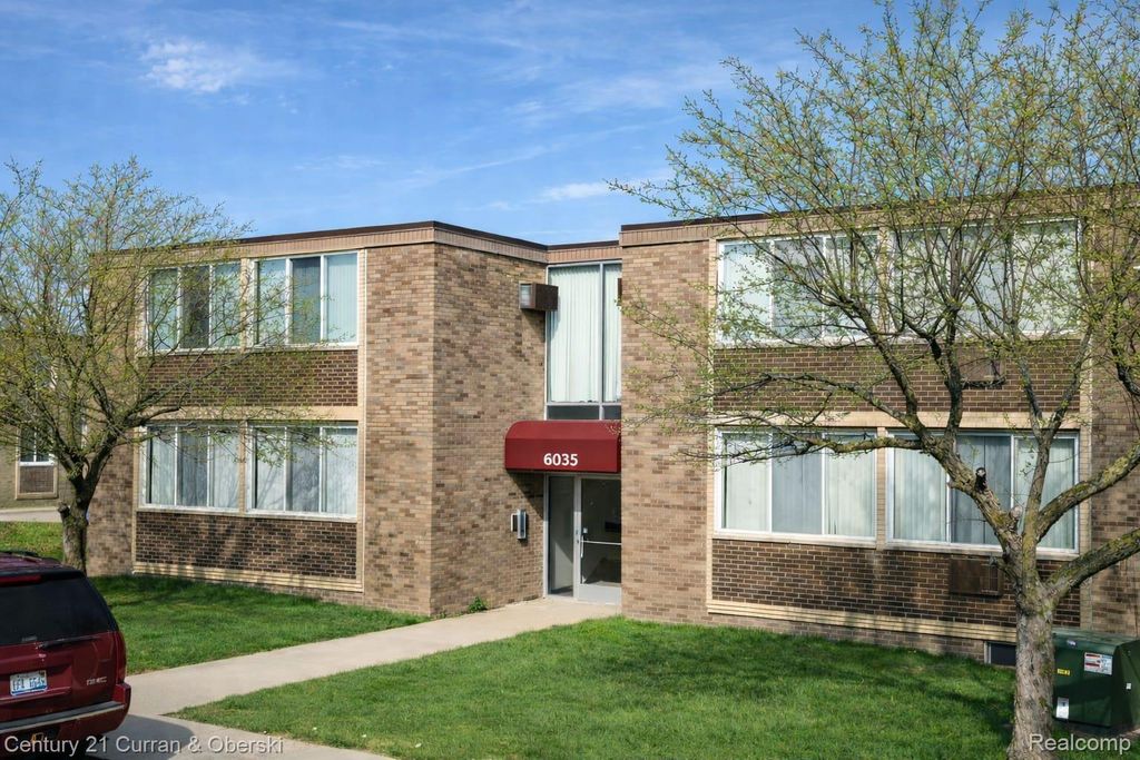 6035 Southfield Road 13, Detroit