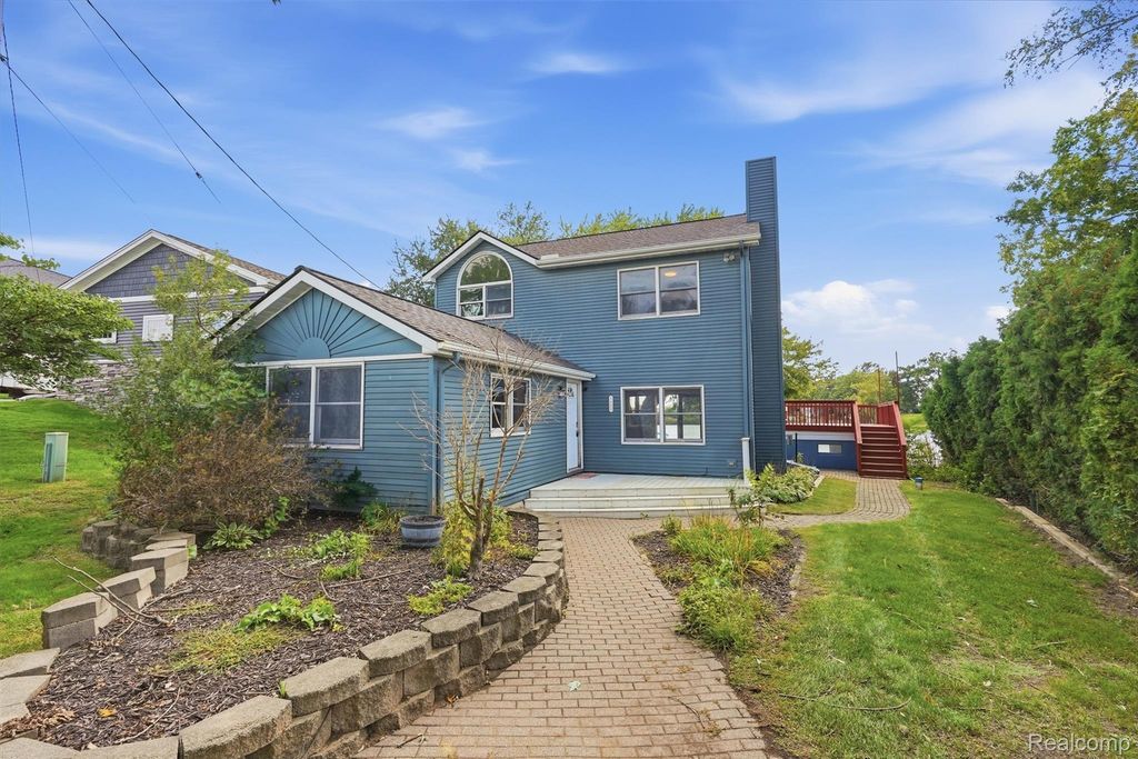 8488 Woodland Shore Drive, Brighton