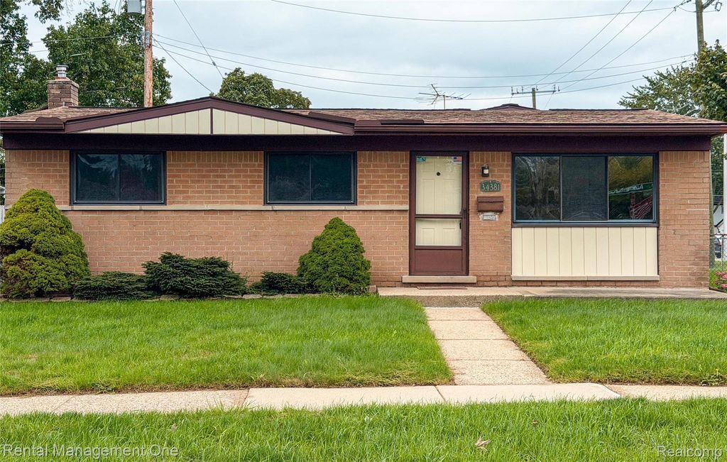 34381 Rosslyn Street, Westland