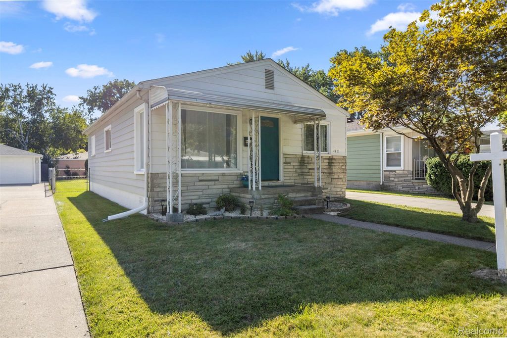 4421 Edgewood Street, Dearborn Heights