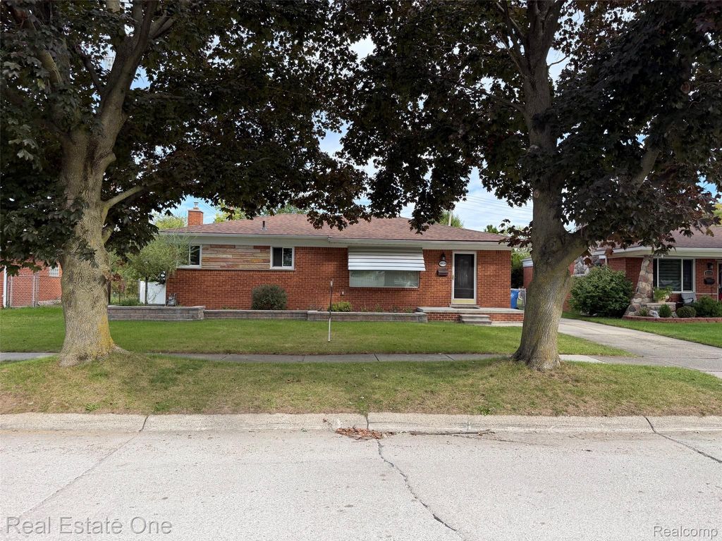26126 Warrington Street, Dearborn Heights