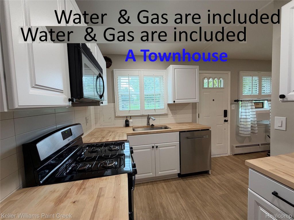 2708 W 13 Mile Road, Royal Oak