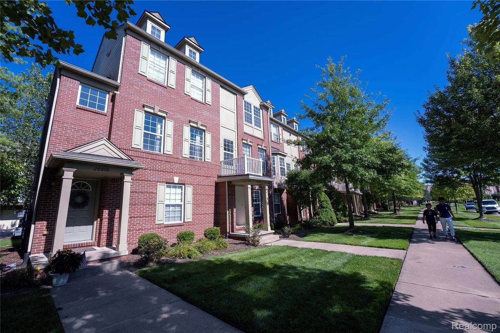 28008 Declaration Road, Novi