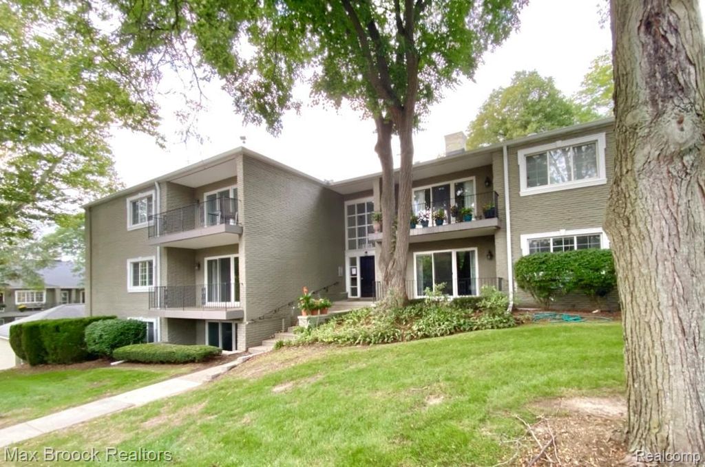 1111 N Old Woodward Avenue 5, Birmingham